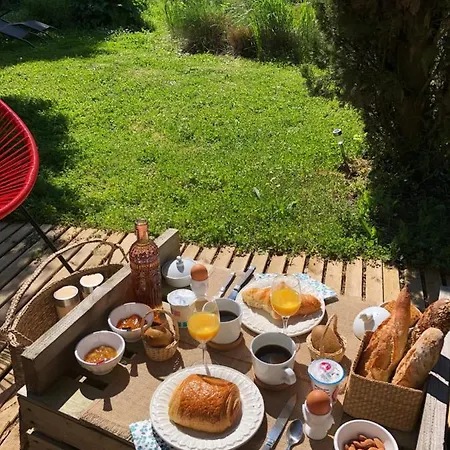 Pensjonat Au Domaine Des Oiseaux Ses Sa Gloriette Insolite Face A L'etang Bucolique