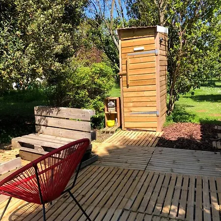 Pensjonat Au Domaine Des Oiseaux Ses Sa Gloriette Insolite Face A L'etang Bucolique Vandré